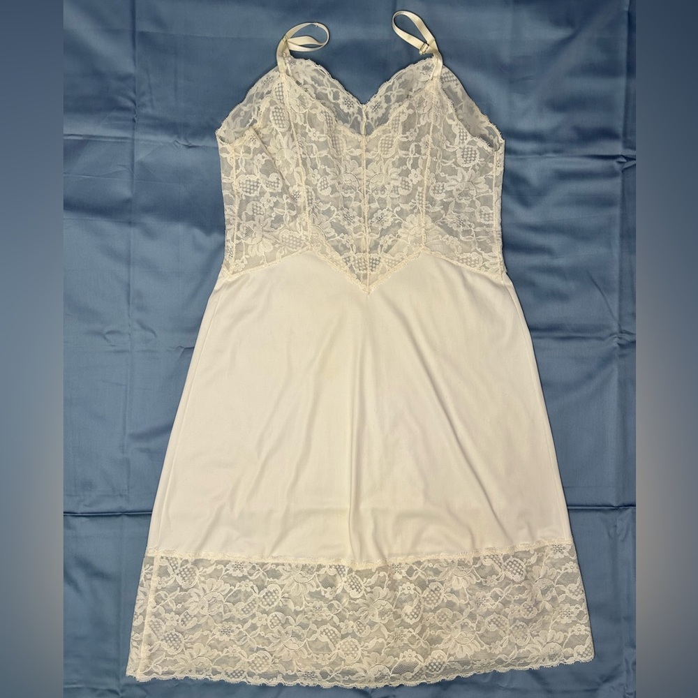 Vintage Vanity Fair Nylon Tricot Ivory Cream Full Slip Size 36 Lace Bodice/Hem